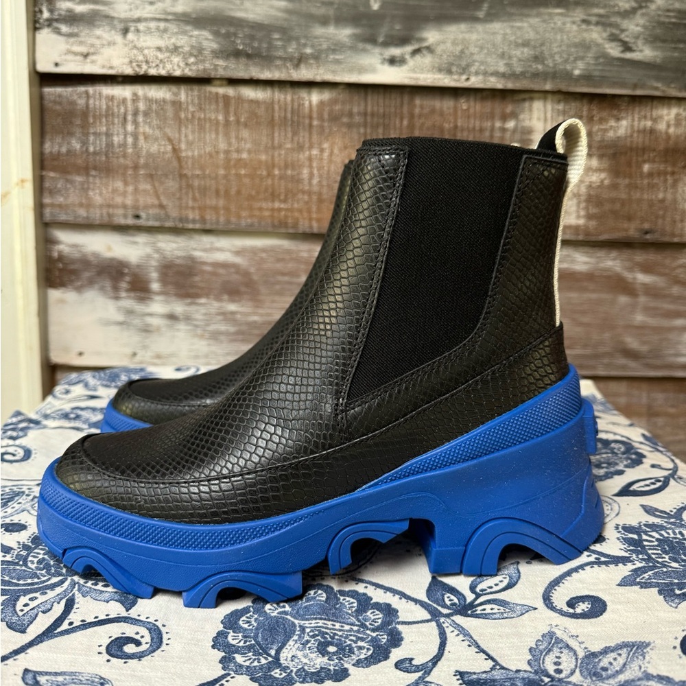 Sorel Black & Blue Chunky Chelsea Boots - Picture 5 of 10